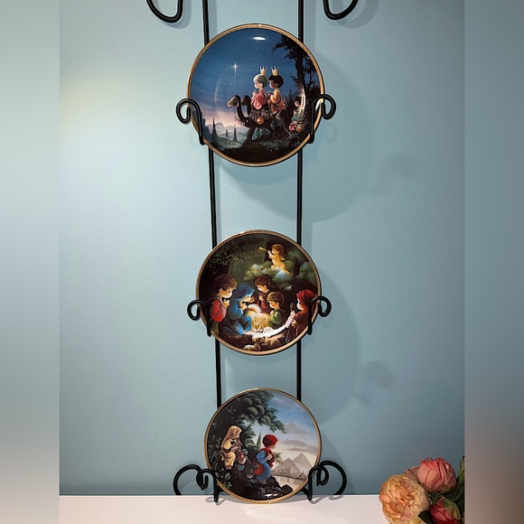 The Hamilton Collection from Precious Moment Bible Story Plate Collection (3) - Picture 1 of 7